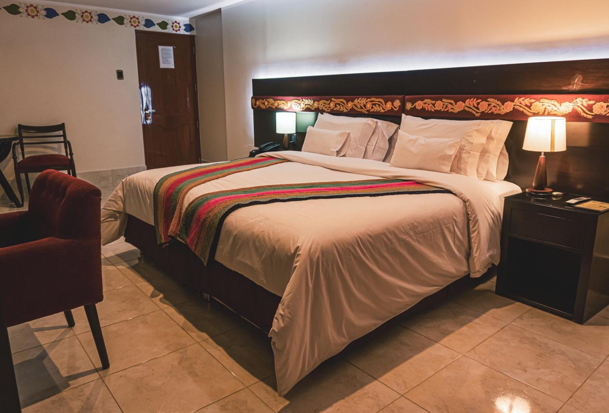 Altipacha Ayacucho Hotel ภายนอก รูปภาพ