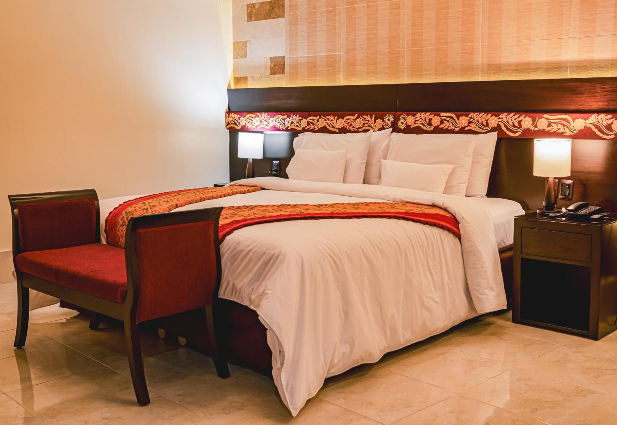Altipacha Ayacucho Hotel ภายนอก รูปภาพ
