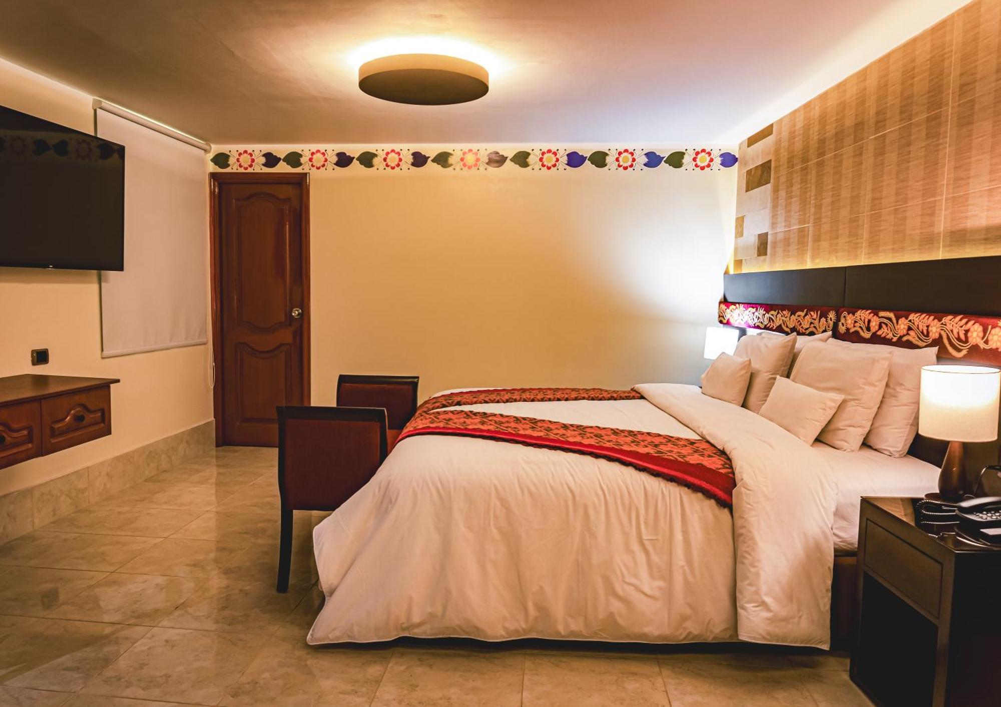 Altipacha Ayacucho Hotel ภายนอก รูปภาพ
