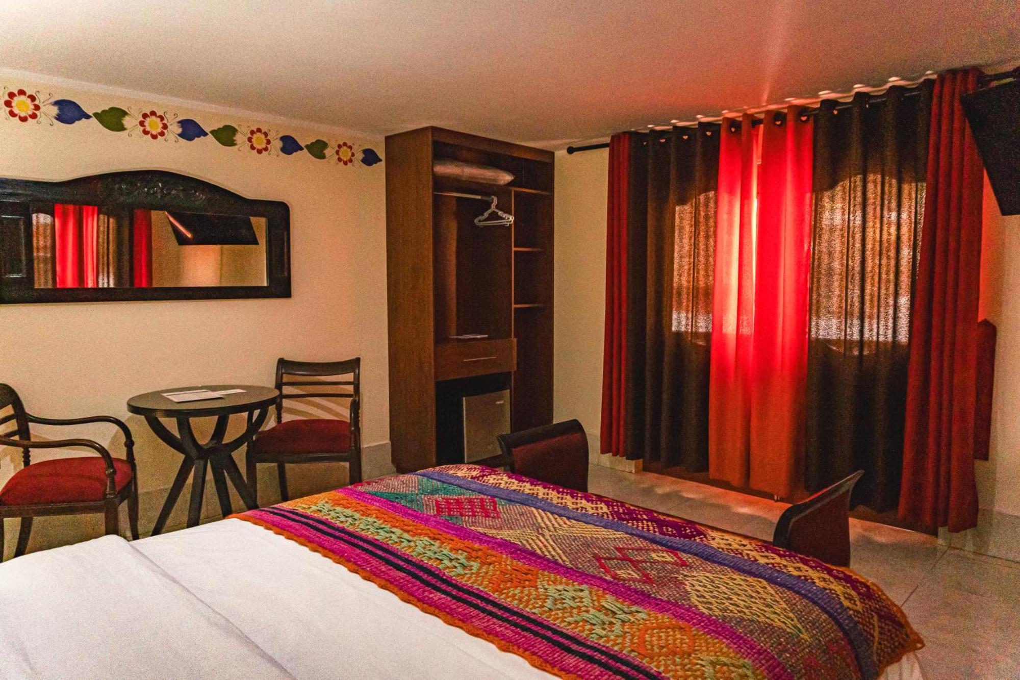 Altipacha Ayacucho Hotel ภายนอก รูปภาพ